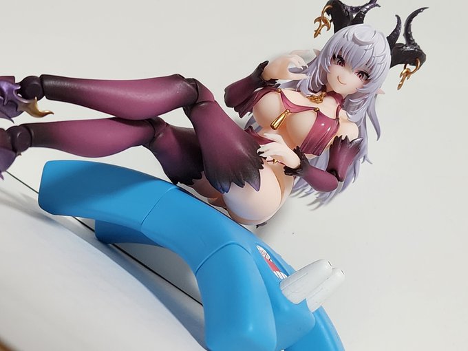 初スネイルシェル
サキュバス、ラスティア様買った😆
いやあ…この造形で約7000円って中華メーカーやばない?
迷ったけどこれは買って良かったな 