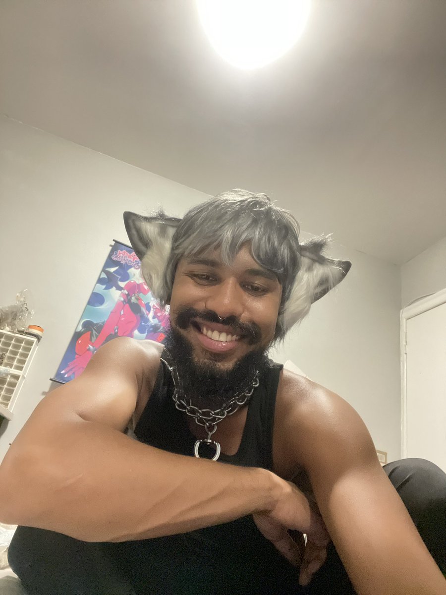 skankrave's tweet photo. wolf pup 🐺🌑 https://t.co/EoZ2DfEmhM