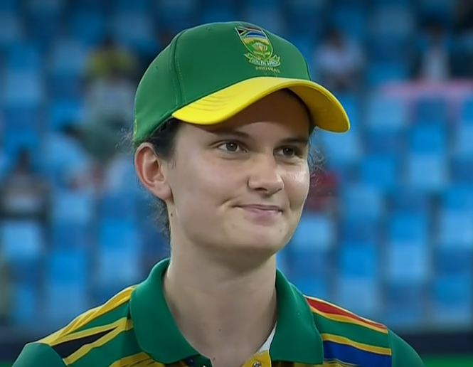 Just the second time in the history of this tournament that a team has kept the same playing XI right through! 

South Africa Women XI: Laura Wolvaardt(c), Tazmin Brits, Anneke Bosch, Marizanne Kapp, Chloe Tryon, Sune Luus, Nadine de Klerk, Annerie Dercksen, Sinalo Jafta (wk),