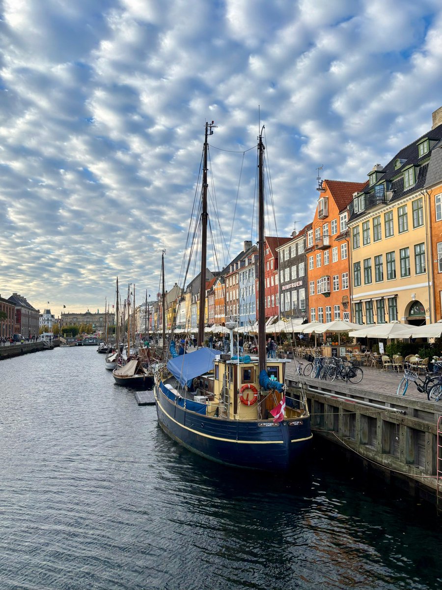 The #EUSEM2024 conference welcomed almost 4000 participants from 86 countries, and we were honoured to be part of it with an interprofessional delegation of &gt;20 YoungDGINA members from across Germany. 🌍

🧵⬇️