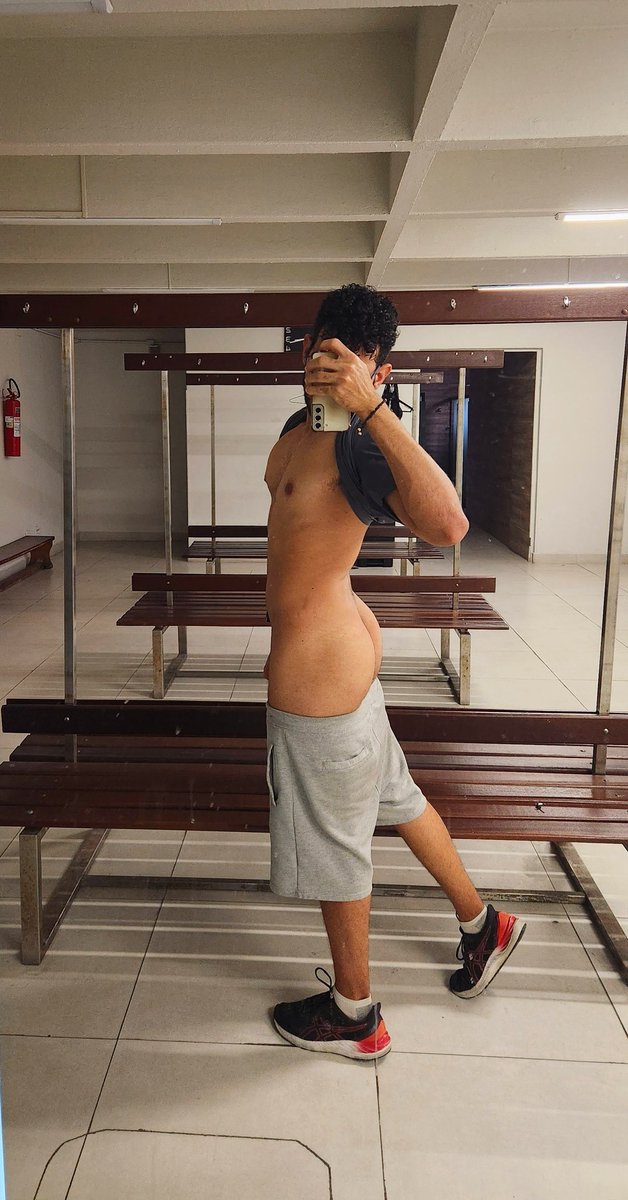 psychotic_guy08's tweet photo. Fotos que tirei durante nosso último locking down aqui no tt.
Eu curti MUITO essas fts, e ainda tem mais. 🤭😏🔥 https://t.co/AgJsKFkl0O