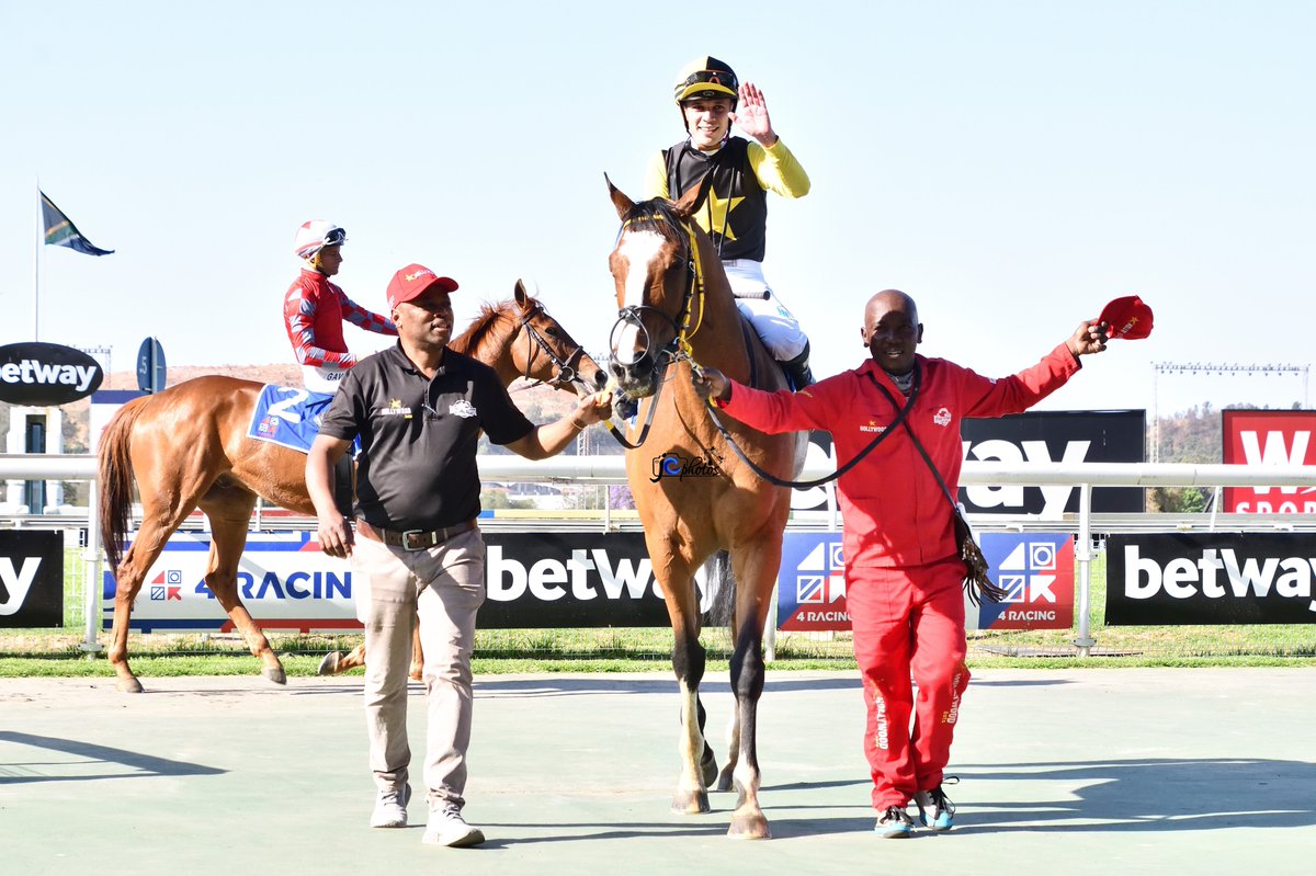 RACE 7
Winner SOUTHERN BLAZE
Trainer - Stuart Pettigrew
Jockey - Diego de Gouveia
Owners - Messrs Adrian Lane, BA Lane and Paul Marks