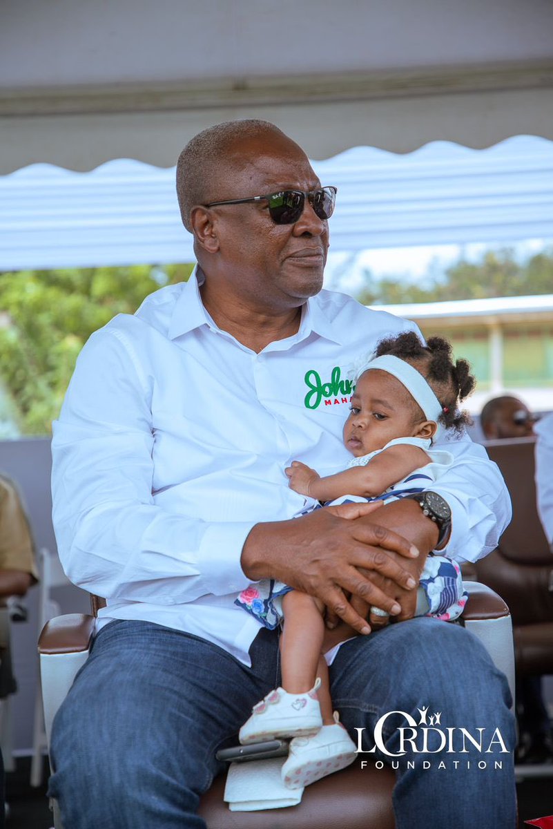 JDMahama's tweet photo. Investing in Our Future: A Commitment to Healthcare. 

I want to reassure Ghanaians of one of my key commitments—expanding healthcare infrastructure to guarantee quality healthcare delivery across the country. 

One crucial step in this direction is constructing a 500-bed specialist children’s hospital and a fertility centre in Accra. The importance of these facilities cannot be overstated. A dedicated children’s hospital will ensure our little ones receive the specialised care they need, and the fertility centre will provide support for persons looking to start or grow their families.

These facilities represent a new era of healthcare, where every individual, from the youngest to the oldest, can receive the care they deserve.

#InvestInOurFuture
#ResettingGhana
#LetsBuildGhanaTogether