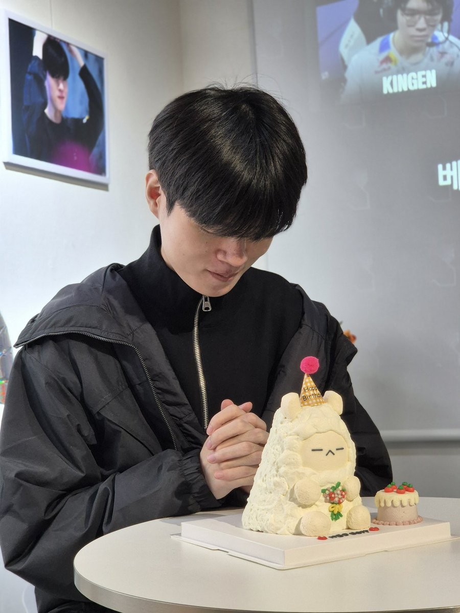 안녕하세요! 이벤트 주최진입니다 :) 
미흡한 준비와 실수 투성이 였지만 
양일 간 와주신 팬분들 너무 감사드립니다🙇🏻‍♀️