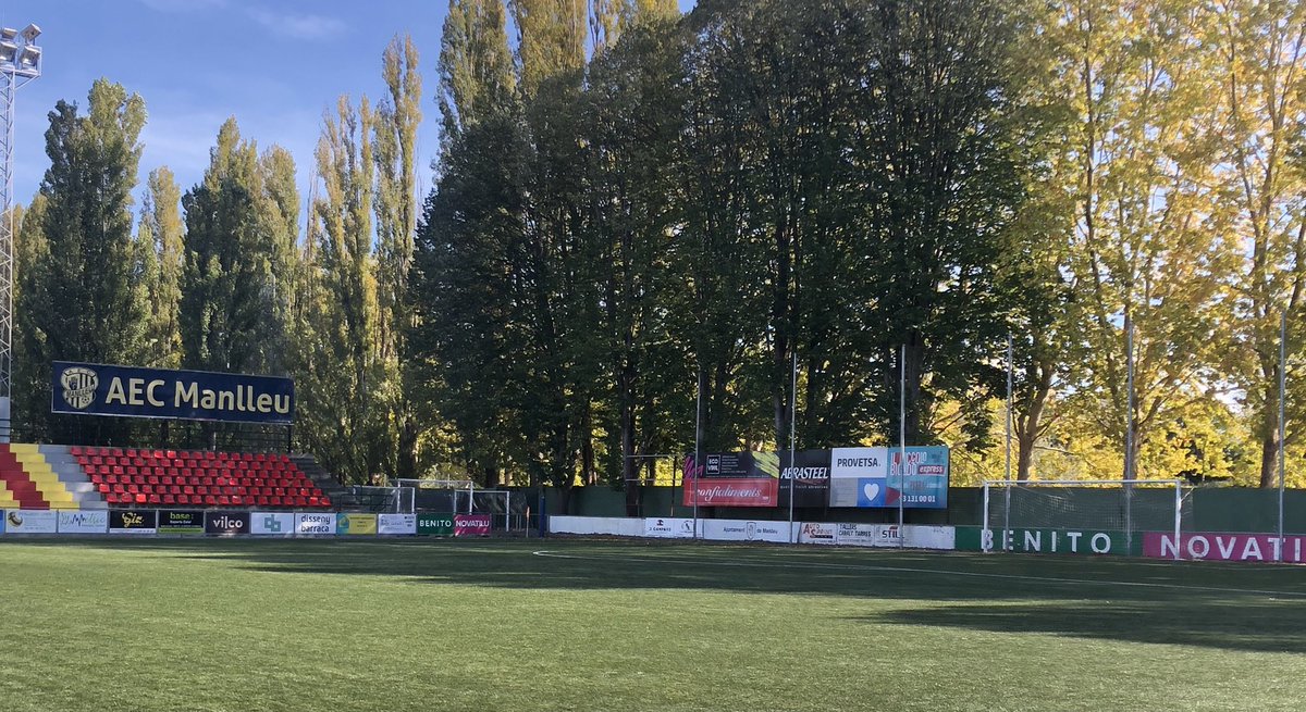 Una de les visites més esperades enguany a Lliga Elit, en el meu cas, és el retorn a Manlleu! Quantes ‘batalles’ i quinta essència futbolística!