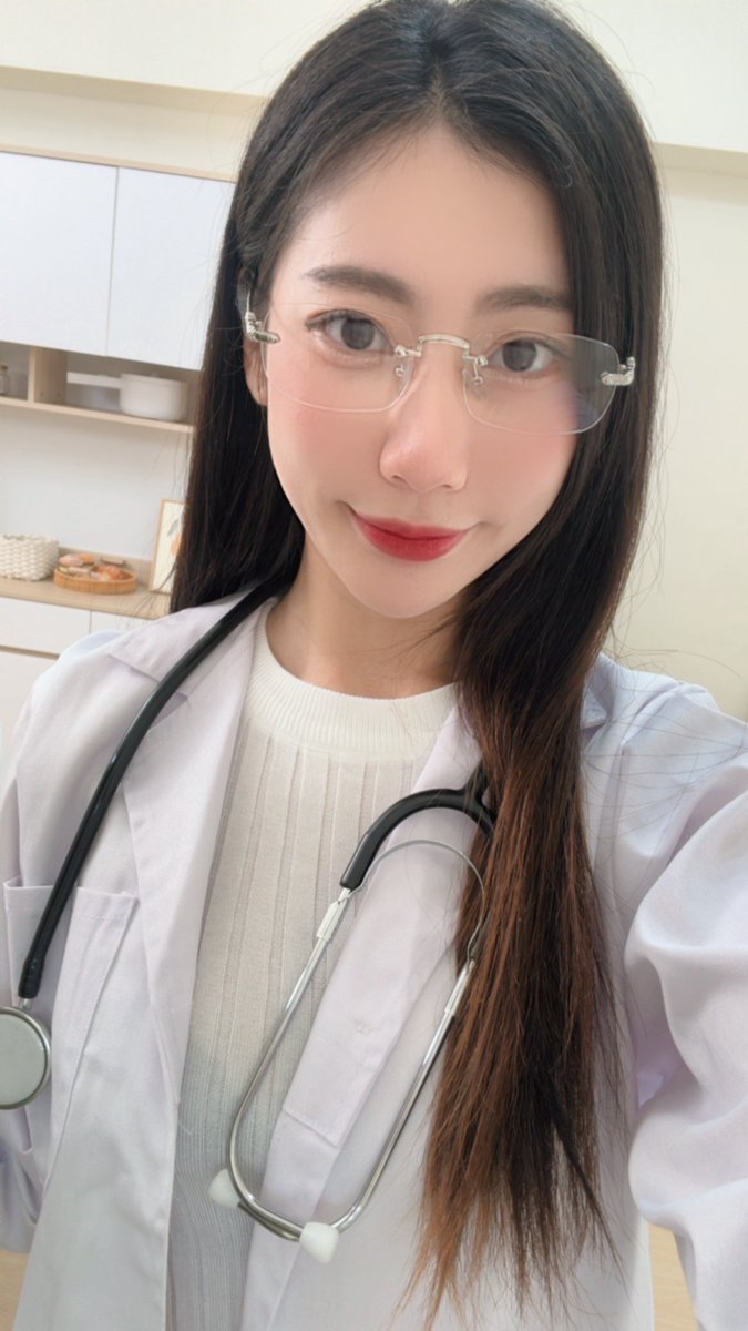 你的專屬醫生上線了😝 https://t.co/Ju2ubdEtZ2