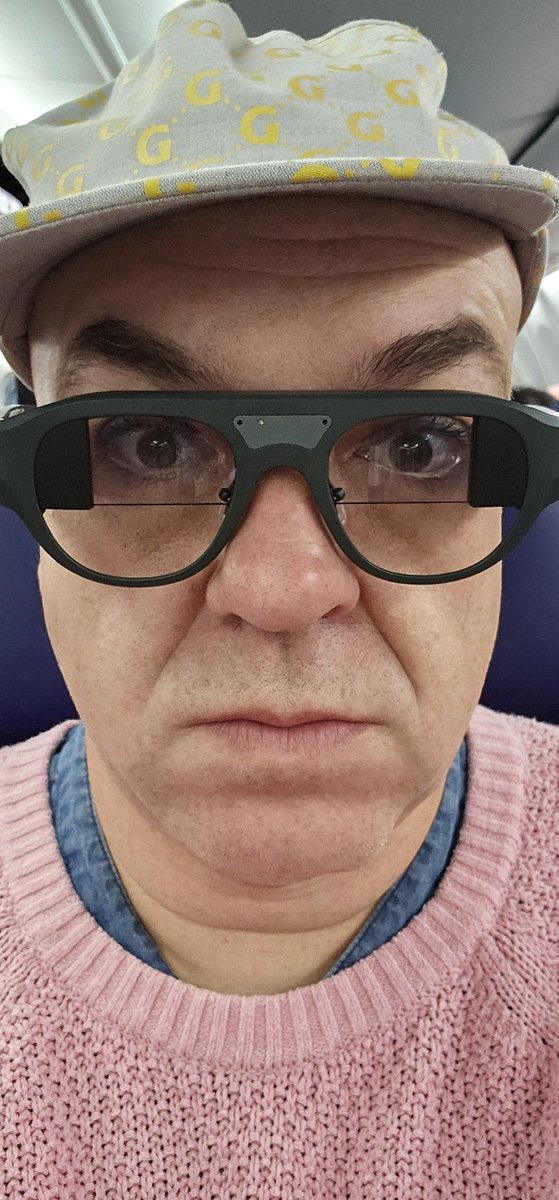 nathanc's tweet photo. #pdx > #LasVegas for #HLTH2024 โ
๏ธ
Now, to drop some bags and find @LikeaGirl_Media to get things started with the #BeBolder brunch. https://t.co/GuWApwJ6H3