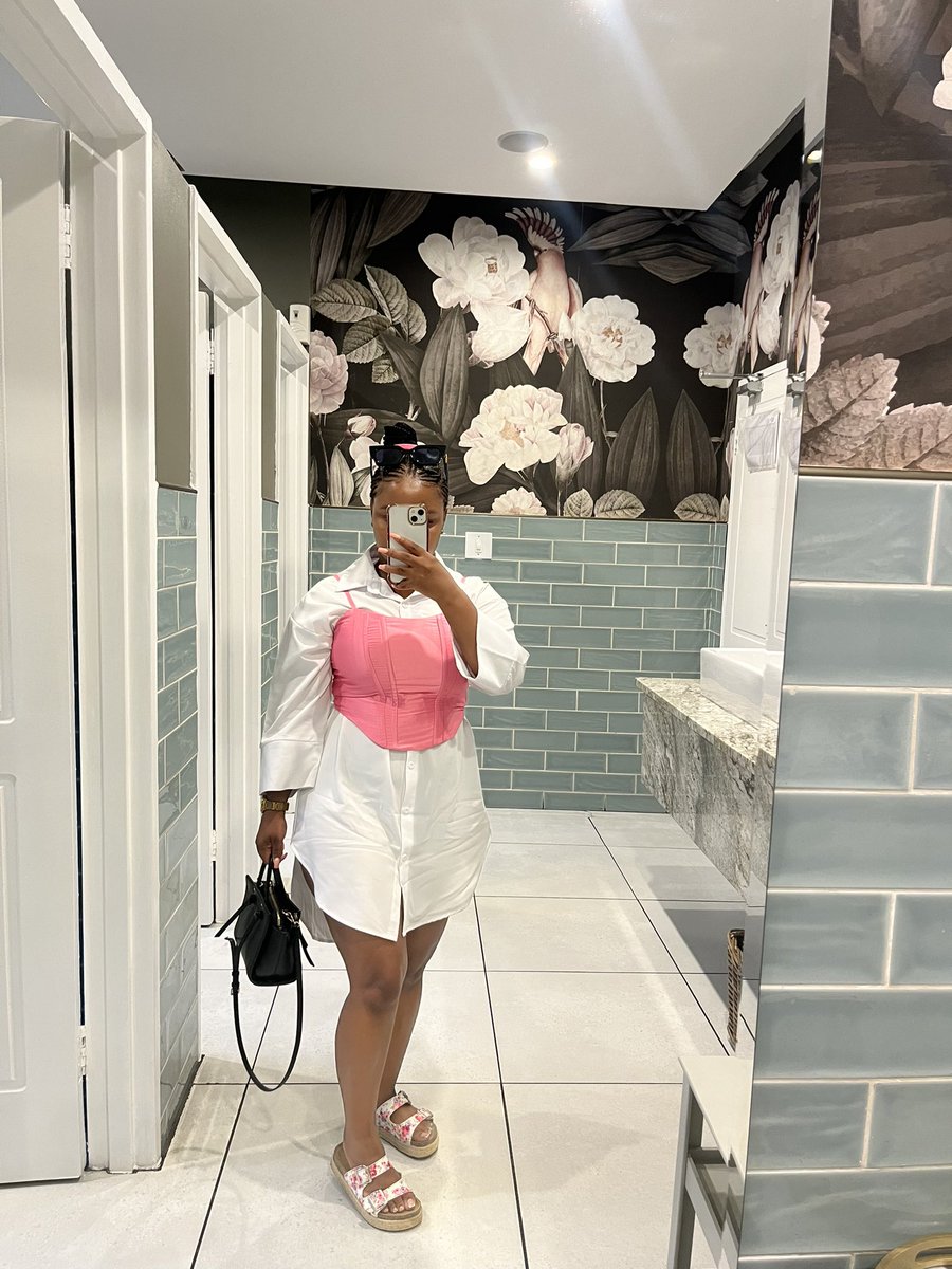 Palesa 🌸 tweet media