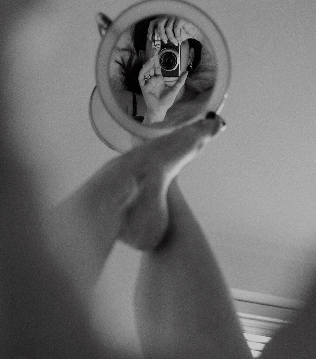 Mirror, mirror, on my toe…