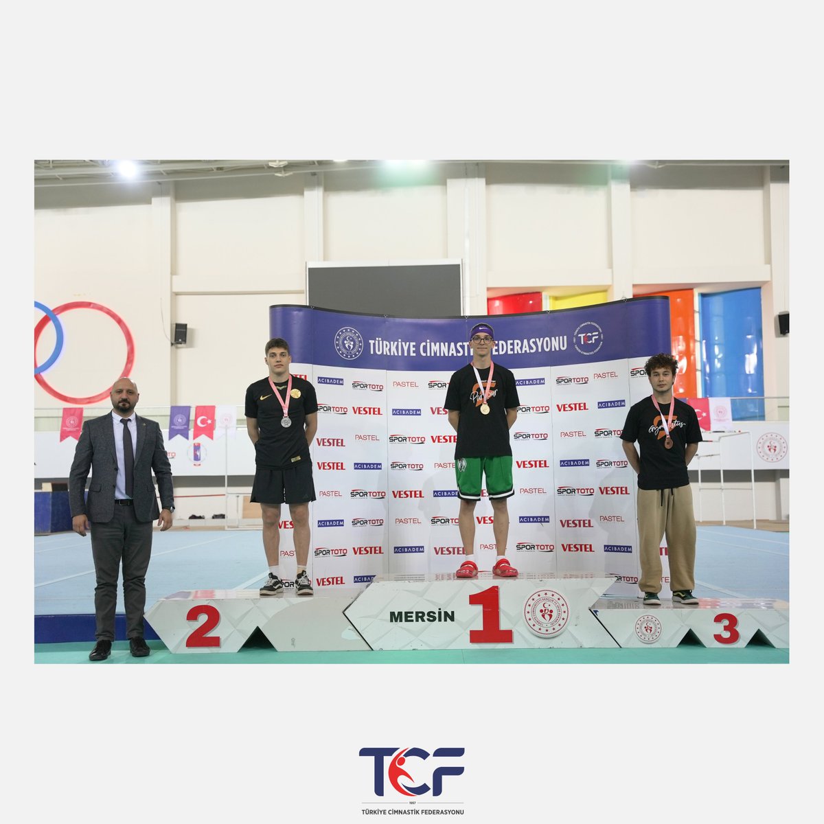 turkcimfed's tweet photo. Parkur Genç-Büyük Türkiye Şampiyonası Final Etabı

Genç Erkekler Hız Parkuru
🥇 Egehan Talha İbili (Ankara)
🥈 Batuhan Küçükmustafa (Rize)
🥉 Burak Kutlu (Ankara)

Sporcularımızı ve Antrenörlerimizi Tebrik Ederiz. 🤸‍♂️ https://t.co/xHgvUzd5Cd