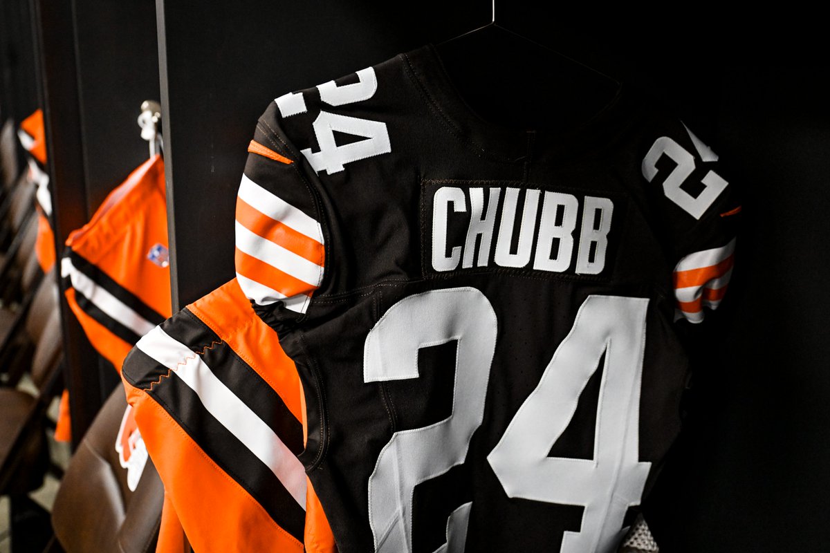 🟠🟤⚪️🦇⚪️🟤🟠