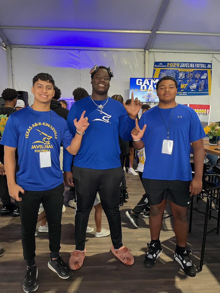 Crysjames05 tweet media