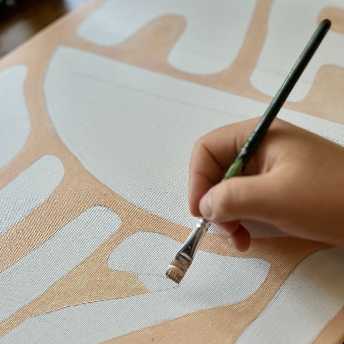 Liquid Drum 'n' Bass and acrylic, yes, please. Sunday vibe