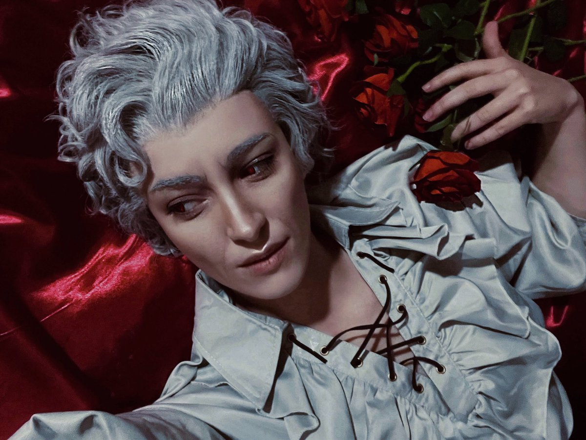 Hello Darling~

So this is my first cosplay picture I post here👋

#Astarion #BaldursGate3 #Astarioncosplay #Baldursgate3cosplay #Cosplay