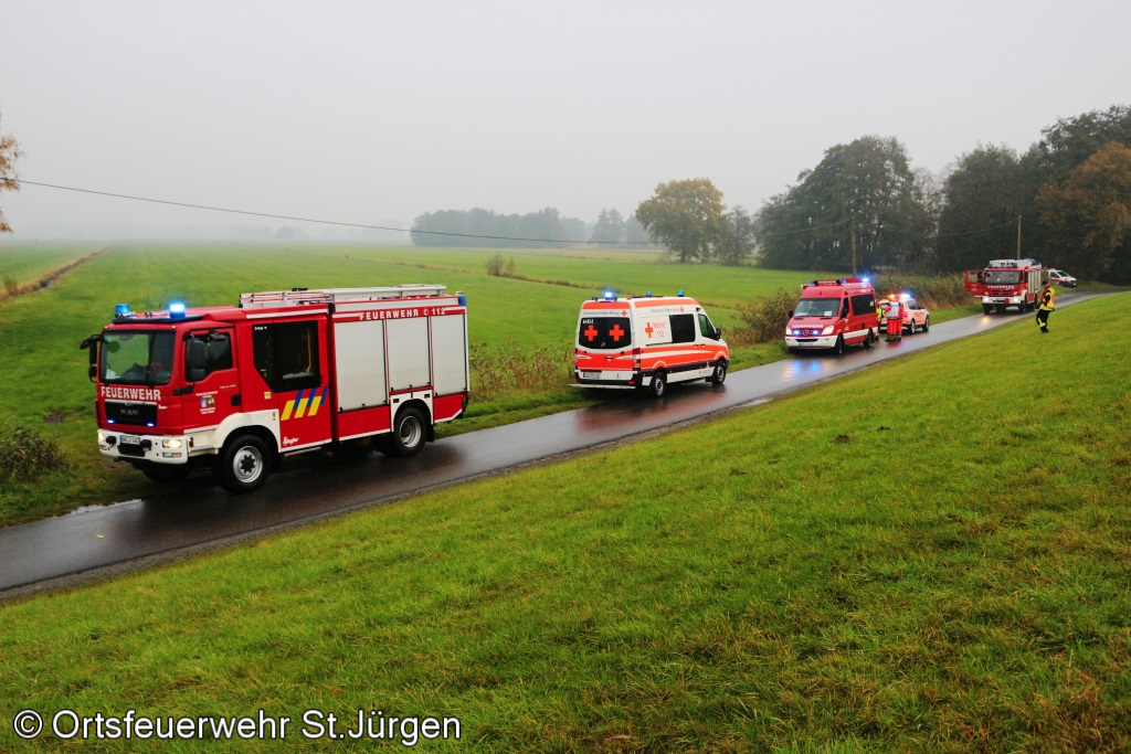 Der Bericht zur Einsatzübung auf der Wümme, die zusammen mit <a href="/FF_Ritterhude/">Feuerwehr Ritterhude</a> , <a href="/FeuerwehrHB/">FEUERWEHR BREMEN</a>, DLRG OHZ und Bremen, DRK OHZ, <a href="/asbbremen/">ASB Bremen</a>, Tauchern VSK OHZ und der ÖEL <a href="/Landkreis_OHZ/">Landkreis Osterholz</a> durchgeführt wurde, ist nun online.
Zum Bericht👇
bit.ly/4hg0n5h
#FF_Lilienthal #Lilienthal