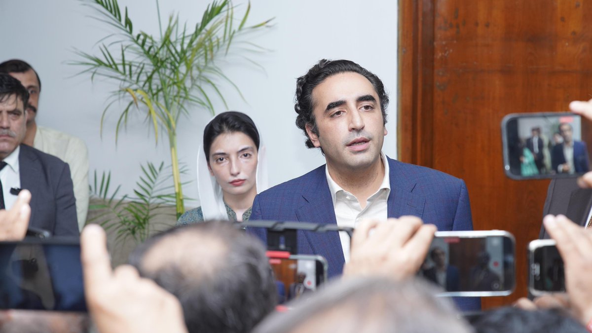 NawabShoai75760's tweet photo. October 20 will forever be remembered as a milestone in #Pakistan's history, marking the passage of the 26th Constitutional Amendment. ❤️🙏 @BBhuttoZardari https://t.co/IQ4pWaT4hz