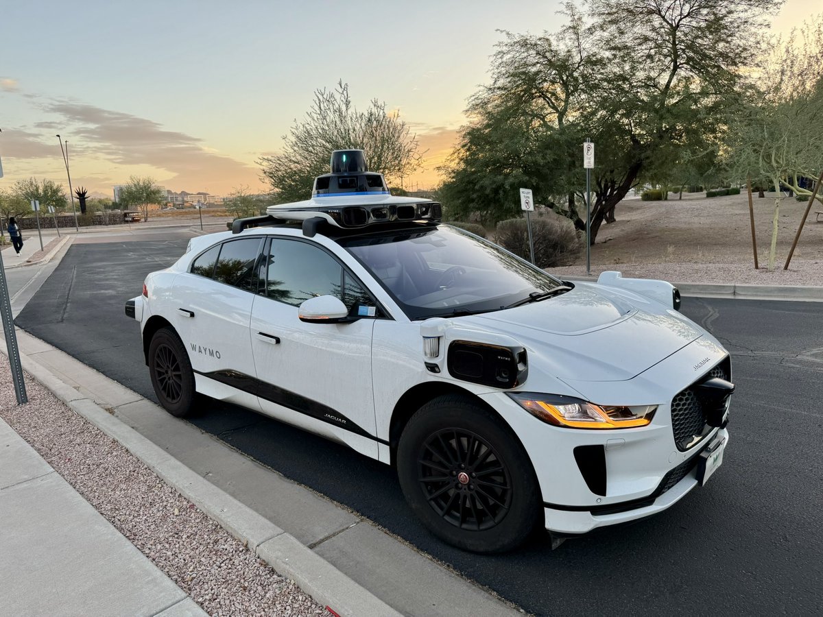 LJA1965's tweet photo. Used @Waymo a number of times this weekend in Tempe, AZ. Great experience. Smooth and comfortable rides. Looking forward to expansion in Los Angeles. https://t.co/VkyafOGMl7