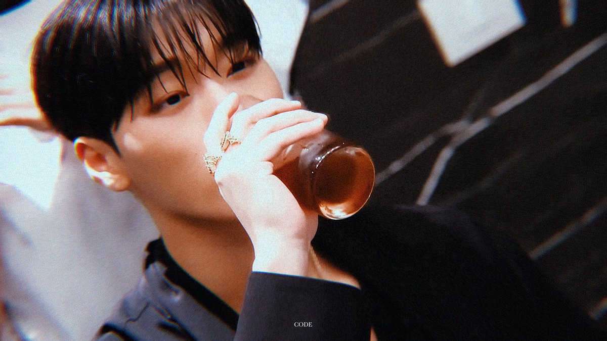 Code99710's tweet image. SAN in Dolce&amp;amp;Gabbana S/S 2025

#산 #SAN #에이티즈 #ATEEZ