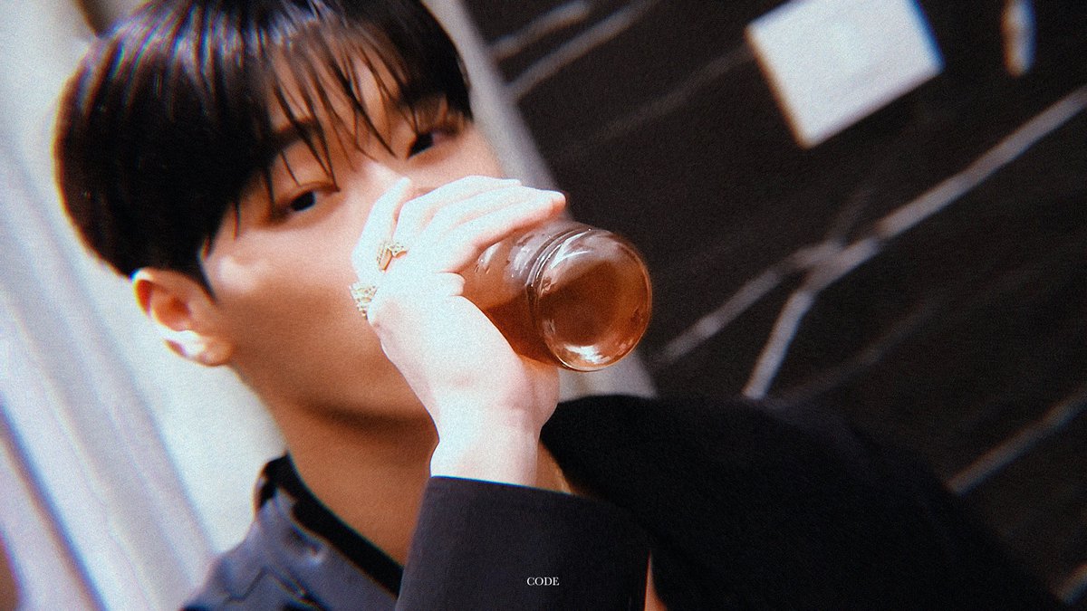 Code99710's tweet image. SAN in Dolce&amp;amp;Gabbana S/S 2025

#산 #SAN #에이티즈 #ATEEZ