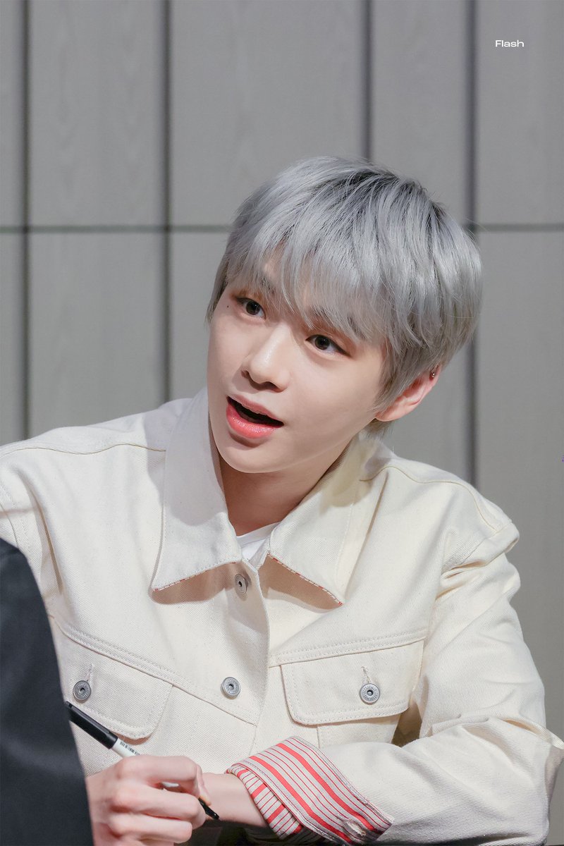 241020 에버라인 팬싸인회
#강다니엘 #KANGDANIEL