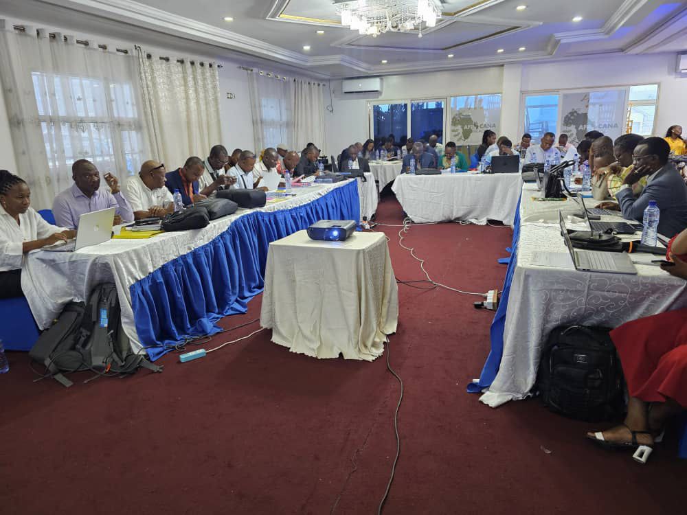 Amref Health Africa (@amref_worldwide) on Twitter photo Last week, we supported a regional training for Community Health Workers on #Mpox and Point of Entry surveillance in Kinshasa, DRC, alongside <a href="/AfricaCDC/">Africa CDC</a>, <a href="/IOMatUN/">IOM Office UN (NY)</a>, and <a href="/MinSanteRDC/">Ministère de la Santé RDC</a>. Grateful to the @GatesFoundation for their support!
Together, we are safeguarding the lives of Last week, we supported a regional training for Community Health Workers on #Mpox and Point of Entry surveillance in Kinshasa, DRC, alongside <a href="/AfricaCDC/">Africa CDC</a>, <a href="/IOMatUN/">IOM Office UN (NY)</a>, and <a href="/MinSanteRDC/">Ministère de la Santé RDC</a>. Grateful to the @GatesFoundation for their support!
Together, we are safeguarding the lives of
