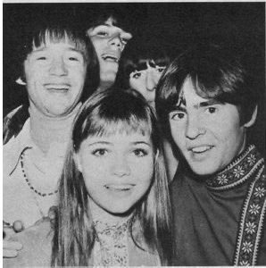 GVSHP's tweet photo. #OTD in 1967, Davy Jones, joined by fellow Monkees + young celebrities like Sally Field, opens his ‘Mod’ clothing store “Zilch” on Thompson Street. We have the lowdown on the groovy scene, as well as the surprising relic of the store still in place today: https://t.co/WMp9fcHYfQ https://t.co/9Ek4FJJ3Wn