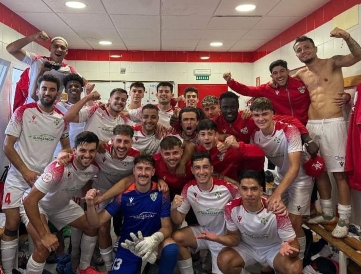 Vamos equipo +3 buen trabajo de todos a seguir asi <a href="/CD_Castuera/">CDCastueraSubastacar</a> que el ritmo no pare 🥅⚽🏃🏽💪🏽🤍❤️ #aficion #aguantecastuera