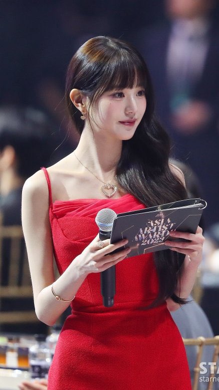 <a href="/Tallk2Who/">T2W.</a> @RPLTAEYONGS <a href="/tallk2echoes/">BasJiLi love Whispers</a> "Whispers, ga terasa ya kita sudah sampai di penghujung acara. Malam ini benar-benar spesial, bukan hanya karena acara yang kita siapkan, tapi karena kehadiran kalian yang membuat momen ini begitu berharga. Terima kasih banyak untuk kebersamaan dan tawa yang kita bagi selama ini”