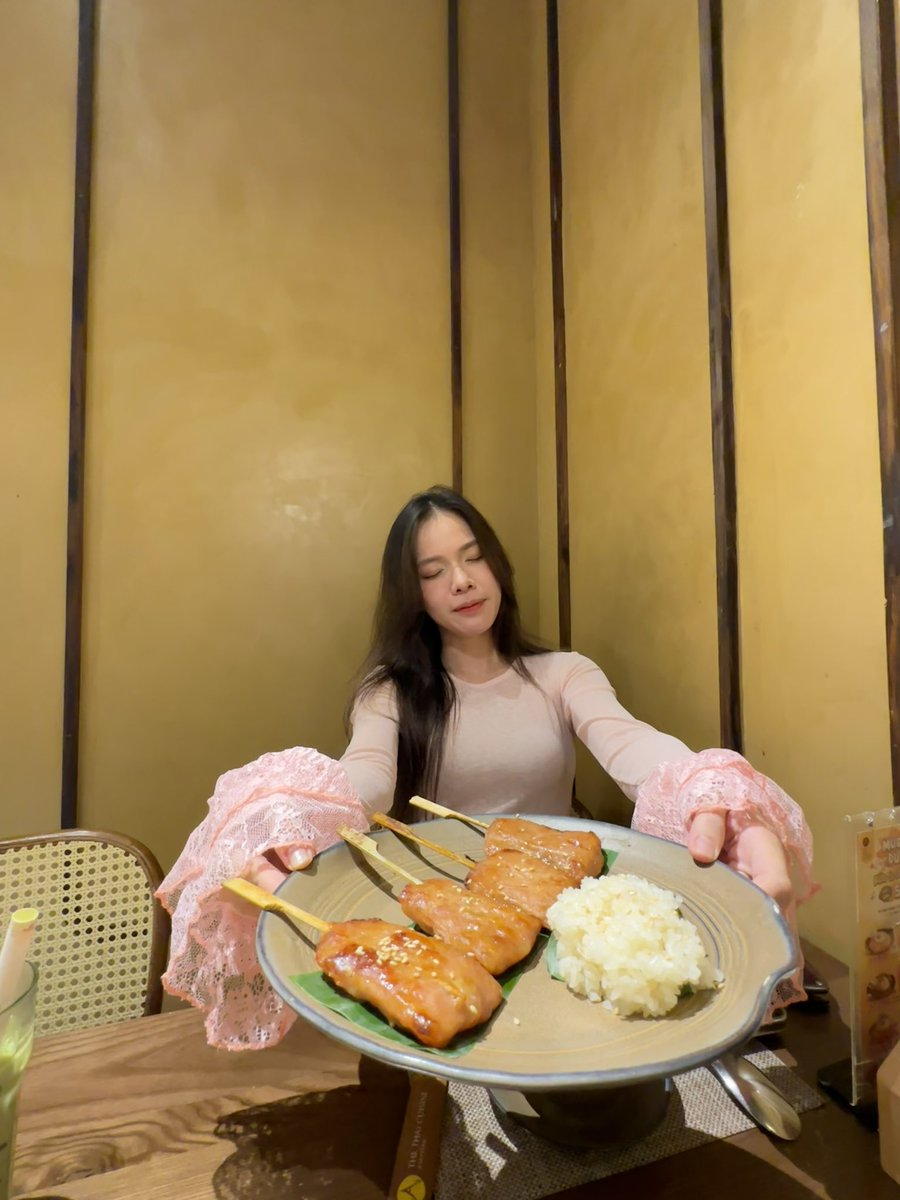 MinEvergreen's tweet photo. Làm zì đã U40...mới 2k4 thoy 🙂🙂 https://t.co/sSqSXMMTdN