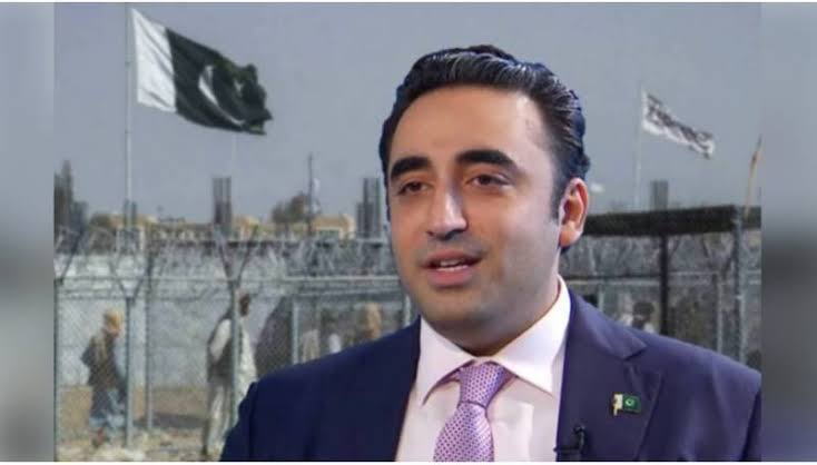 ArbishSidiqui's tweet photo. Pakistan's 26th constitutional amendment aims to establish a Federal Constitutional Court, ensuring equal representation for all provinces! 
https://t.co/H1q90OtueI
#ShukriaBilawal https://t.co/JMmapZ7lTr