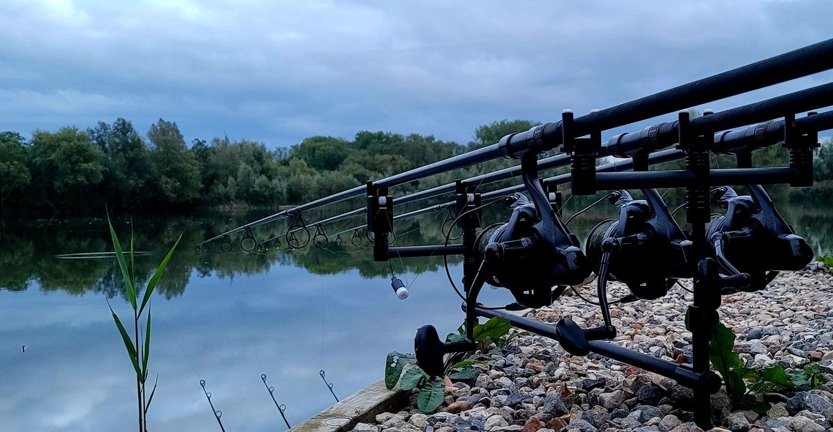 Moody weather whilst on the bank 👌🎣
kudostackle.com 
#kudostackle #kudoscarbon #kudoscustom #getyourbobbinsout #bestofbritish