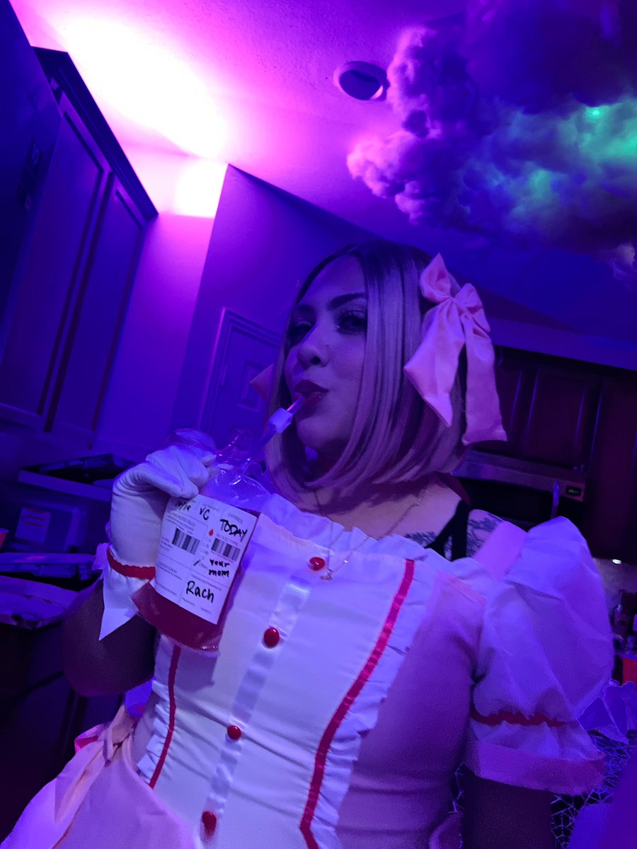 young_things_'s tweet photo. Spooky season 🔪👻💉 https://t.co/3rtxG5orza