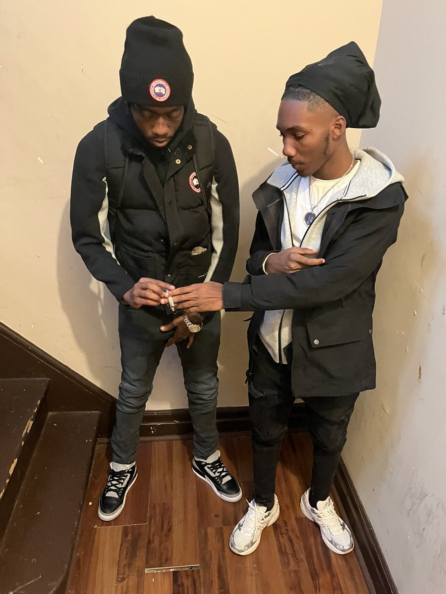 screwshiestyFN's tweet photo. Me and this nigga was some dirty niggas sharing clothes wit nowhere to go💯 dyke bitch Gn kept kicking us out the spot so we was outhere😂💯💯 https://t.co/0TY7fq99gh