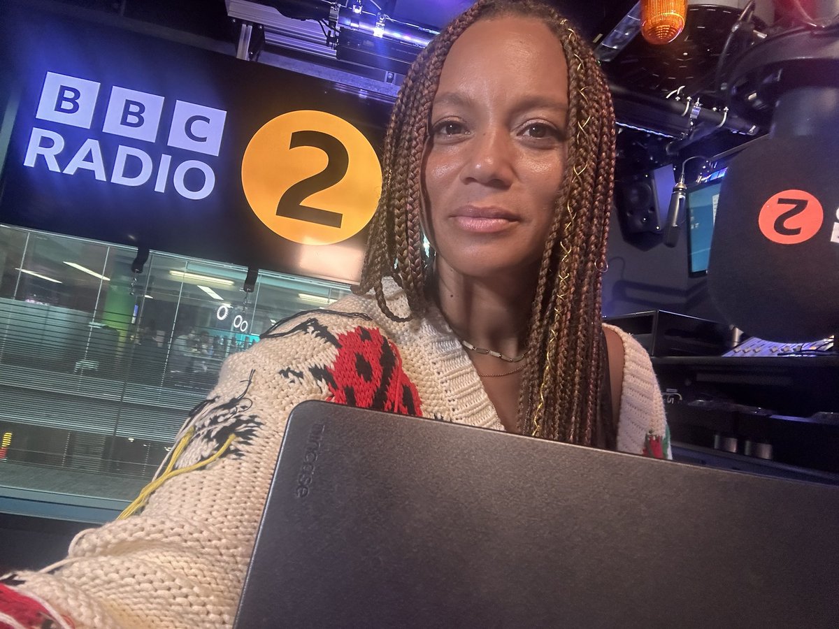 Angela Griffin tweet media