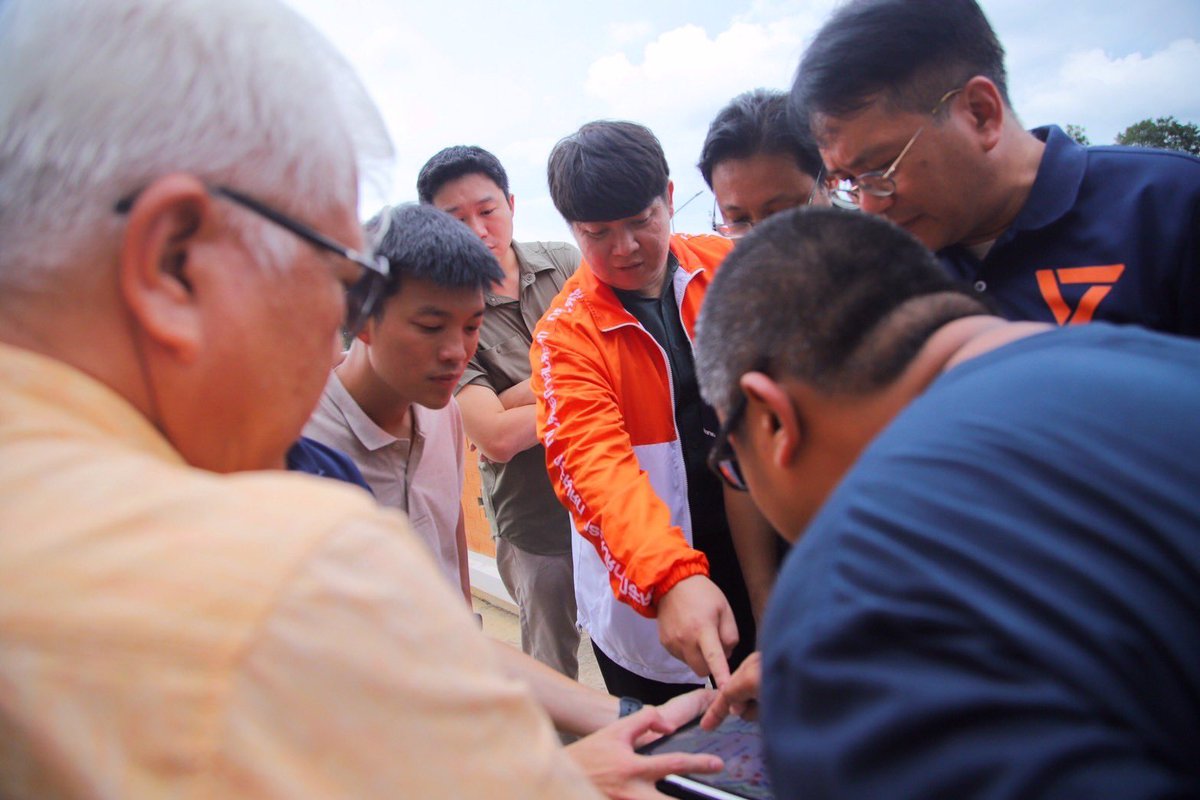 [ เท้งทั่วไทยออนทัวร์รับฟังปัญหาประชาชน นครนายก - อยุธยา ]
.
วันนี้เท้งทั่วไทยเริ่มลงพื้นที่จังหวัดนครนายก ศูนย์การท่องเที่ยวเชิงเกษตร คลองโบด โดยองค์การบริหารส่วนจังหวัดนครนายก และได้รับฟังปัญหาจากพี่น้องประชาชนที่ประสบปัญหาหลายด้านมีประเด็นที่น่าสนใจ ดังนี้
.
“ด้านสาธารณสุข”