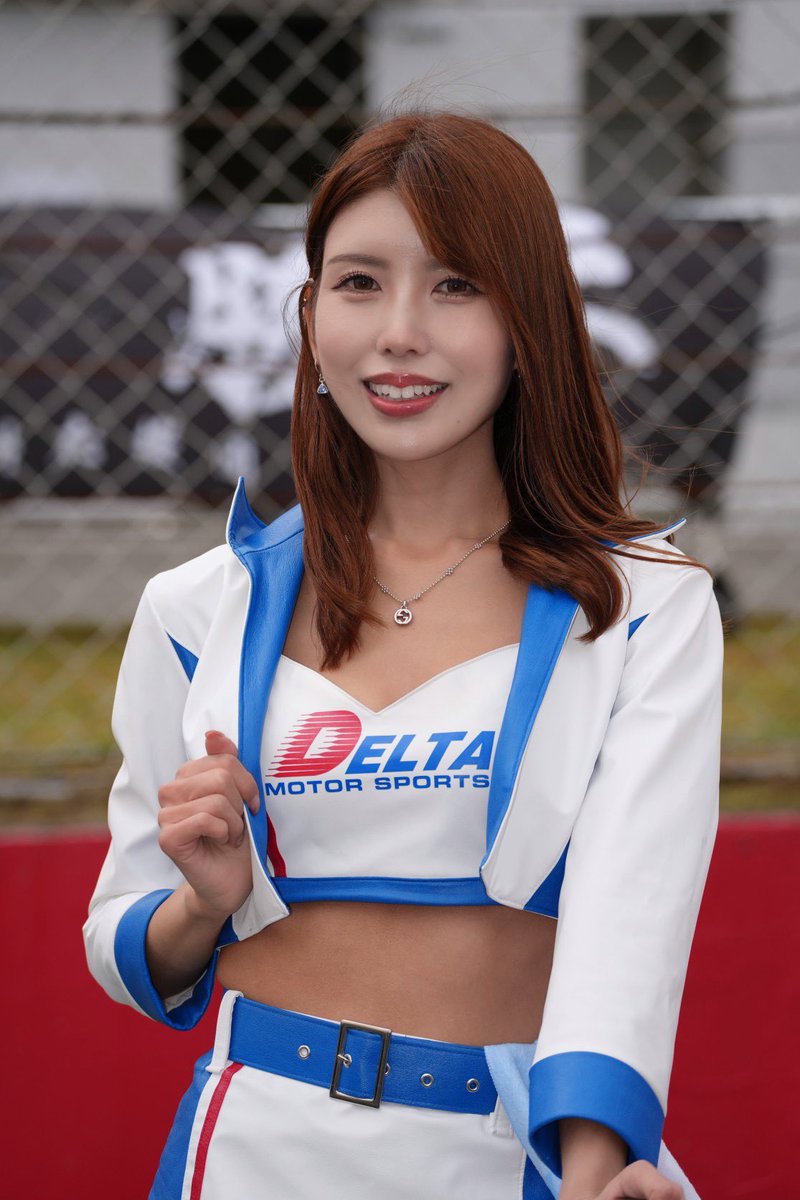 Hitomin_0122's tweet photo. #SuperGT Rd.7 オートポリス
48号車は22位でチェッカーを受けました🏁

地元オートポリスで
SuperGTのRAとして立てて嬉しかったです💙

昨日の予定キャンセル分もあって
今日はとてもタイトスケジュールでしたが
2日間寒い中
皆様ありがとうございました✨

#48号車 #NILZZRacing
#DELTAQueens https://t.co/7K9dqhHgsR