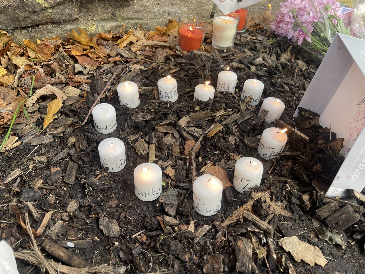 Szopciu8's tweet photo. To się dzieje naprawdę. Nadal nie wierzę 😭😫
#LightsforLiamEdinburgh #LiamPyne https://t.co/GrgQmzIa81