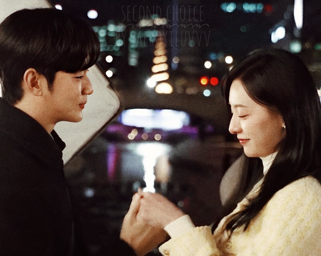 saeroyiluvvv's tweet image. 126. Genggaman tangan yang gak mau dilepas - sampe dielus-elus dulu biar Mishell gak ngambek. DAVANDRA BENER-BENER BIKIN MLYT 🫠🫠🫠