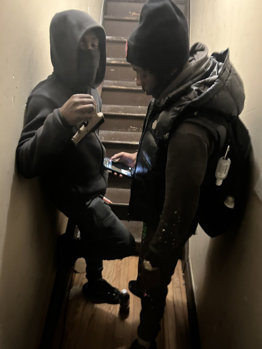 screwshiestyFN's tweet photo. Been running around trana stay on track💯 cuz ik how easy it is to fall off https://t.co/ZjkPI52eBC