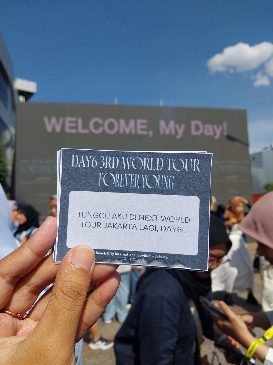 nusseaj's tweet photo. Merchandise ✅
Album ✅

Semoga ada rezeki di next world tour day6 bisa nonton 🥹😔😭 https://t.co/DFXlJqBAPc