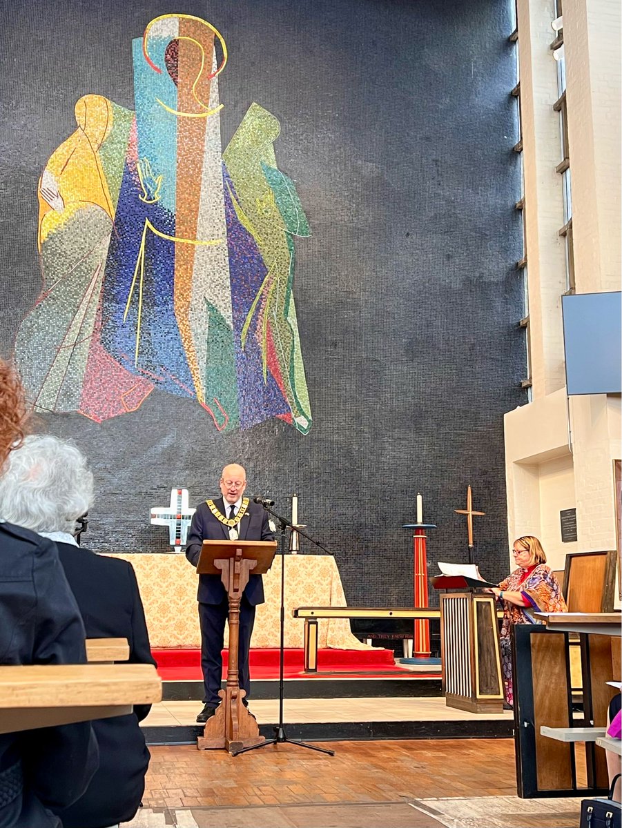 Honoured to attend the Harlow Civic Service today focused on citizenship. Heartwarming to hear how citizenship takes many forms, each making a big impact on our community. Let’s continue to embrace how we can all contribute! Thank you Cllr Johnson for the invite.
