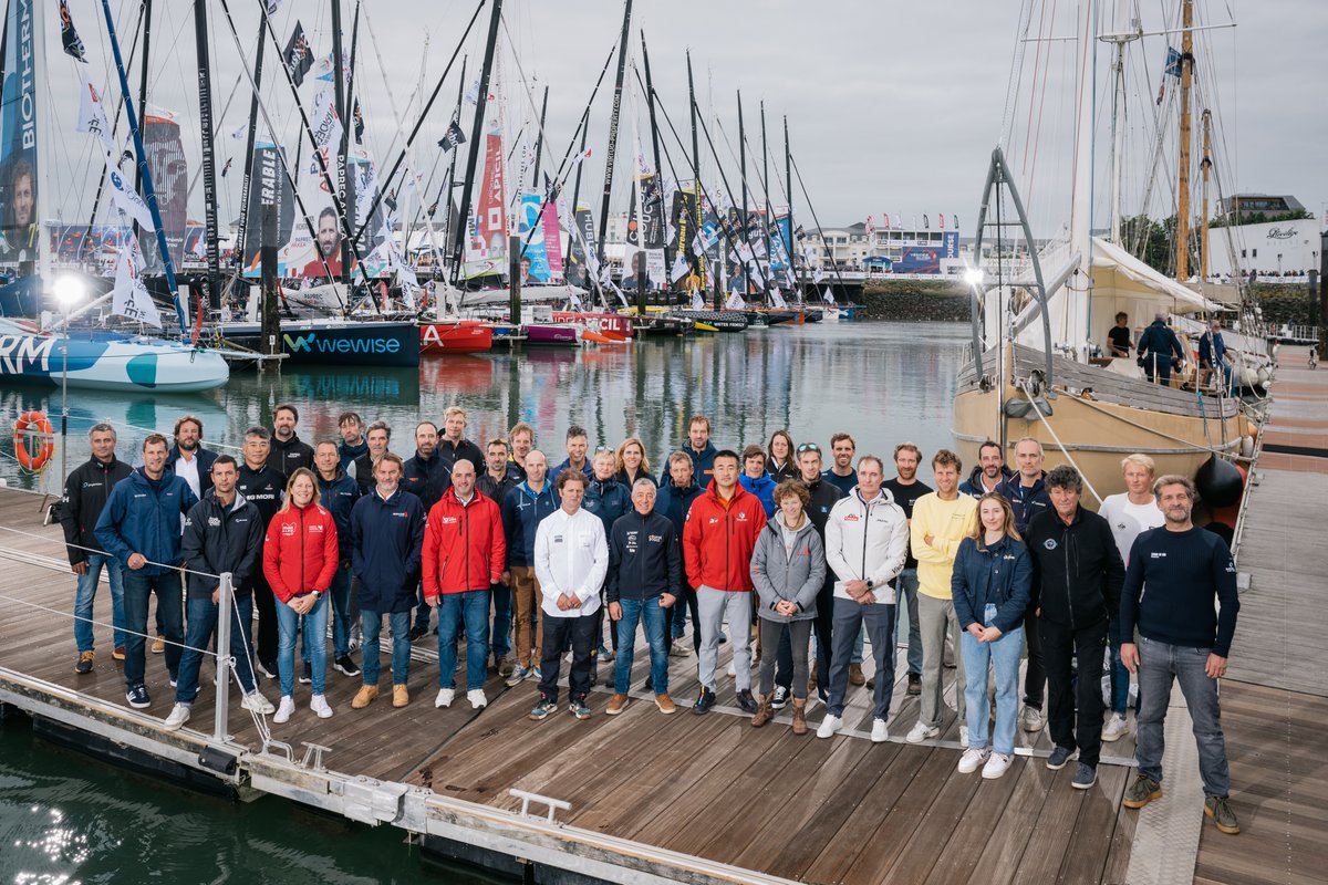 C’est dans la boîte ! Les marins ont pris la pose aujourd’hui pour la photo de groupe 📷

©️ Vincent Curutchet / Alea / SAEM Vendée
