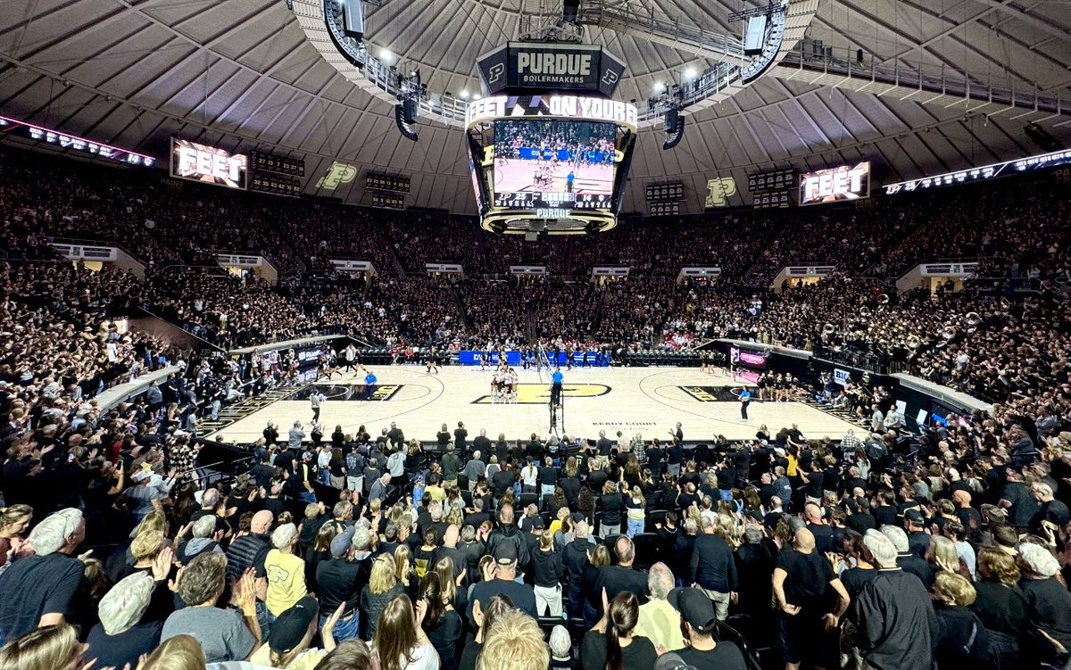 DaveShondell's tweet photo. Thanks to the Boilermaker Nation for creating Magic in Mackey last night. Our ⁦@PurdueVB⁩ team is so grateful for your support. Thanks to our fans, administration, facilities crew, and everyone who was involved in allowing our team to be part of this record-breaking event. https://t.co/UXHLtCCq8M