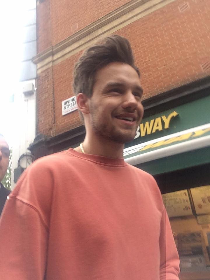 hey_sngb's tweet photo. Y como último acto de amor, no dejaremos que la gente continue alimentando su morbo. 

Aquí está la foto del cuerpo de Liam Payne.

#Liam_Payne
#liampaynebody 
#RIPLiam 
#RipLiamPayne https://t.co/cBPyyo43RU