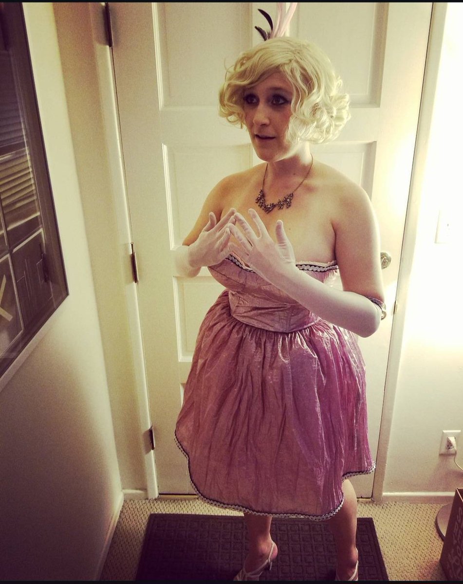 cjeanell's tweet photo. @mfrost11 Through the Darkness of Halloween (and comic con's) Past... https://t.co/PCq0xrKAqT