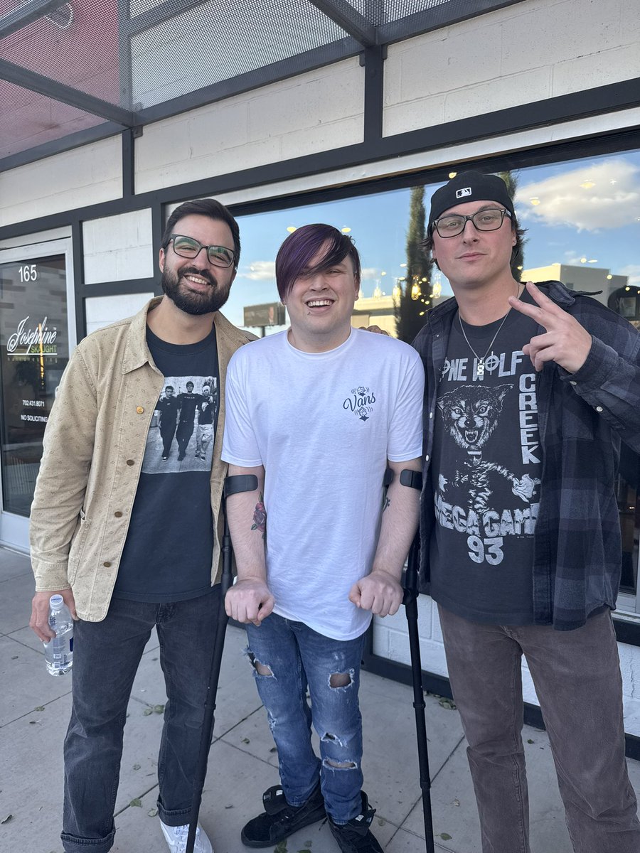 Buckeyebandit33's tweet photo. Shout out  to the homies in @State_Champs for another amazing show .shoutout @RyanScottGraham  for the pick. nicest dudes on the planet. every time I’ve met them I’ve just missed @tyszal next time the two Ohio boys gotta get a pic. https://t.co/sgPkwQfAnc
