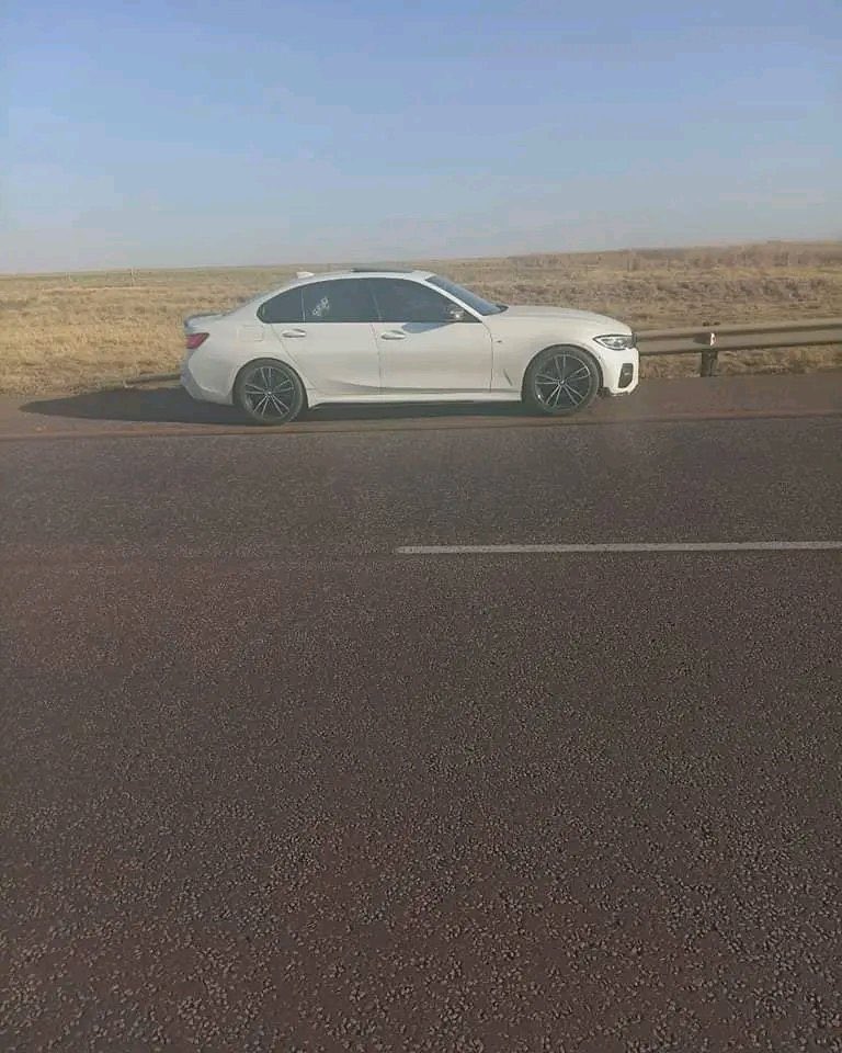 Abramjee's tweet photo. A motorist has been shot dead in what appears to be a hit outside Germiston on the East Rand.

#CrimeWatch https://t.co/IH9PtqBhMh
