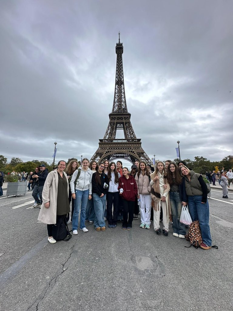croydonhighart's tweet photo. Beautiful Paris  #Day3 @CroydonHigh @croydonhighart 🎨❤️🥐#AspireWithoutLimits https://t.co/VXZ0s5XRQF
