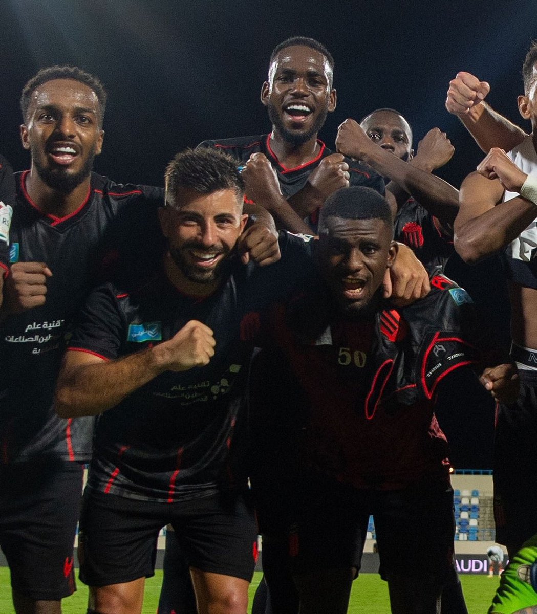 الف مبروك عشاق مدرسة الوسطي تحقيق الثلاث نقاط ❤️🖤❤️🖤