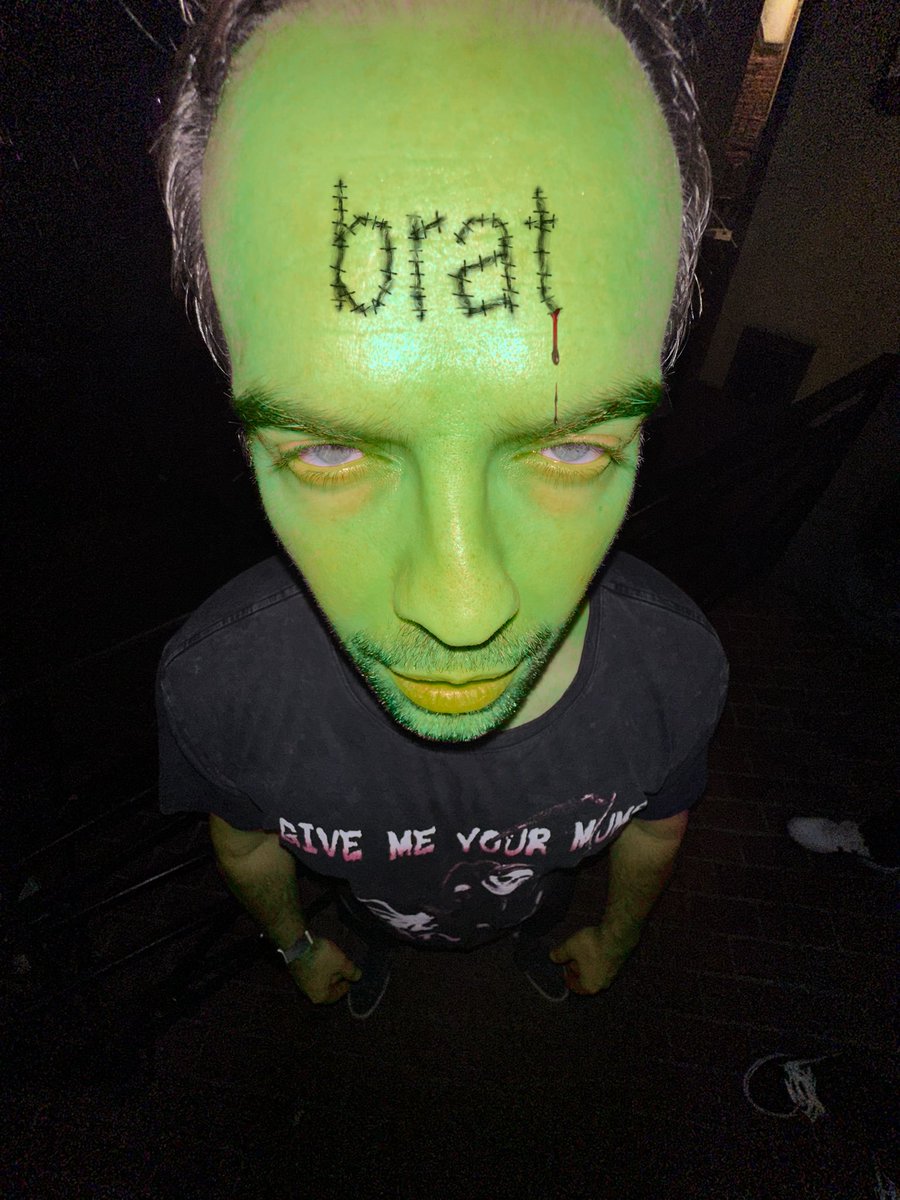 jacksfilms's tweet photo. Today's pic by @EmmaWooddent hrurtfs a litgtgle biut i'vbe neverf lookedd beteerf!!@ https://t.co/YpZJi0yIdB